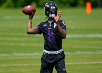 Lamar Jackson 40 Time: How Fast Is He? (We Compare Him to Other NFL Stars!)