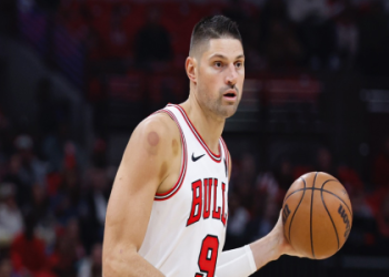 Betting on nishikori vs navone: What are the Odds and Who is the Favorite Player?