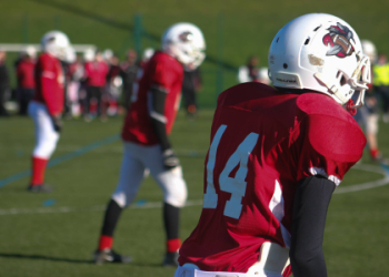 How to Join a Chain Crew in Football:  A Simple Guide for Beginners!