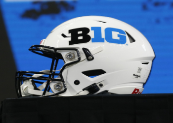 Football Helmet Speaker: How to Choose? This Guide Makes it Easy For You!