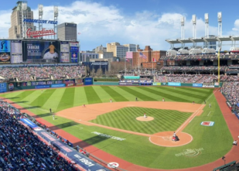 Whats the maximum capacity of Yankee Stadium for concerts? Find out the seating details now.