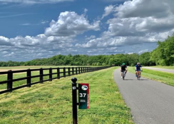 Whats the fastest white iron chunk location farm? Follow these expert player tips.