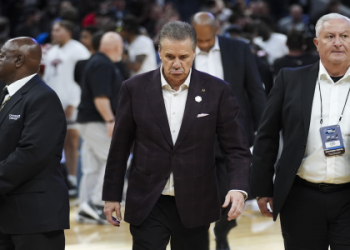 Want the official Jonah Heim headband style? Here are the best places to look for similar gear.